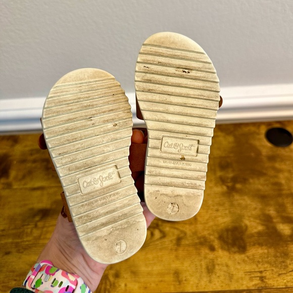 Cat & Jack brown sandals size 7 toddler - Picture 5 of 5